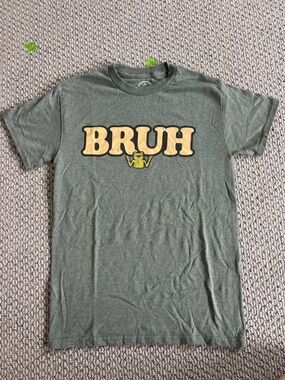 DOM BRUH Frog Graphic Tee Shirt Olive Green size small